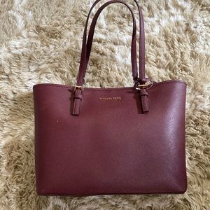 NWT MK Michael Kors Jet Set Travel MD Carryall tote Leather